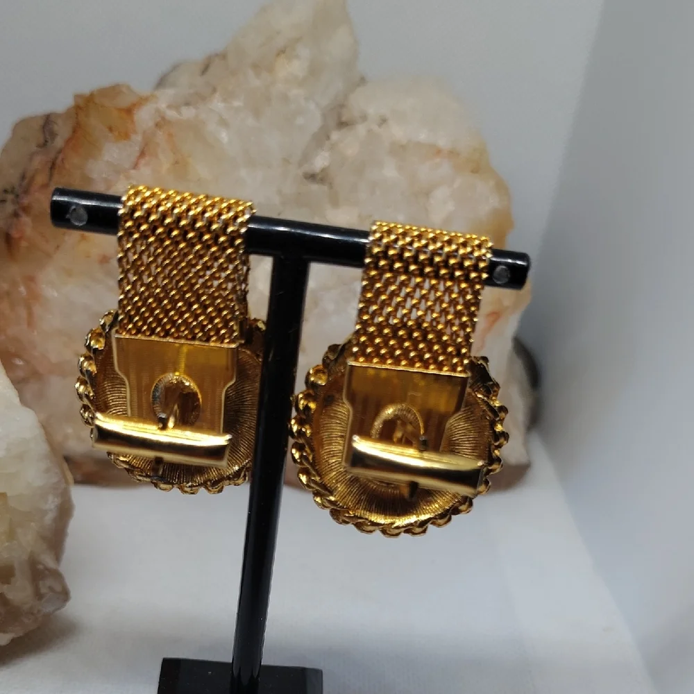 Vintage Gold Tone and Green Soldier Cameo Unisex Cufflinks - Picture 7 of 8